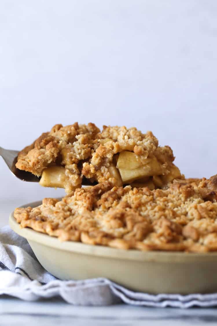 Dutch Apple Pie (Apple Crumble Pie)