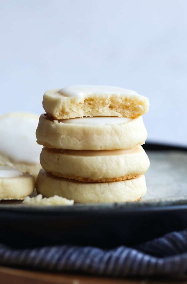 Lemon Meltaways | An Easy Lemon Cookie Recipe