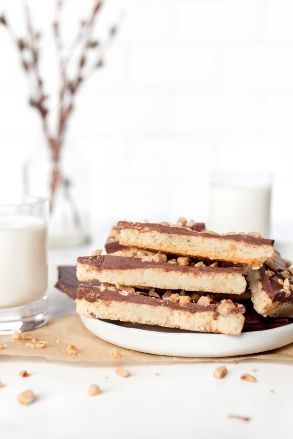 Almond Roca Cookies stacked on a plate