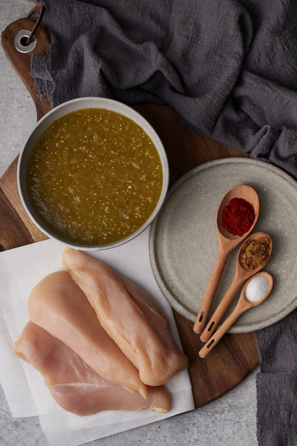 The ingredients for Salsa Verde Chicken.