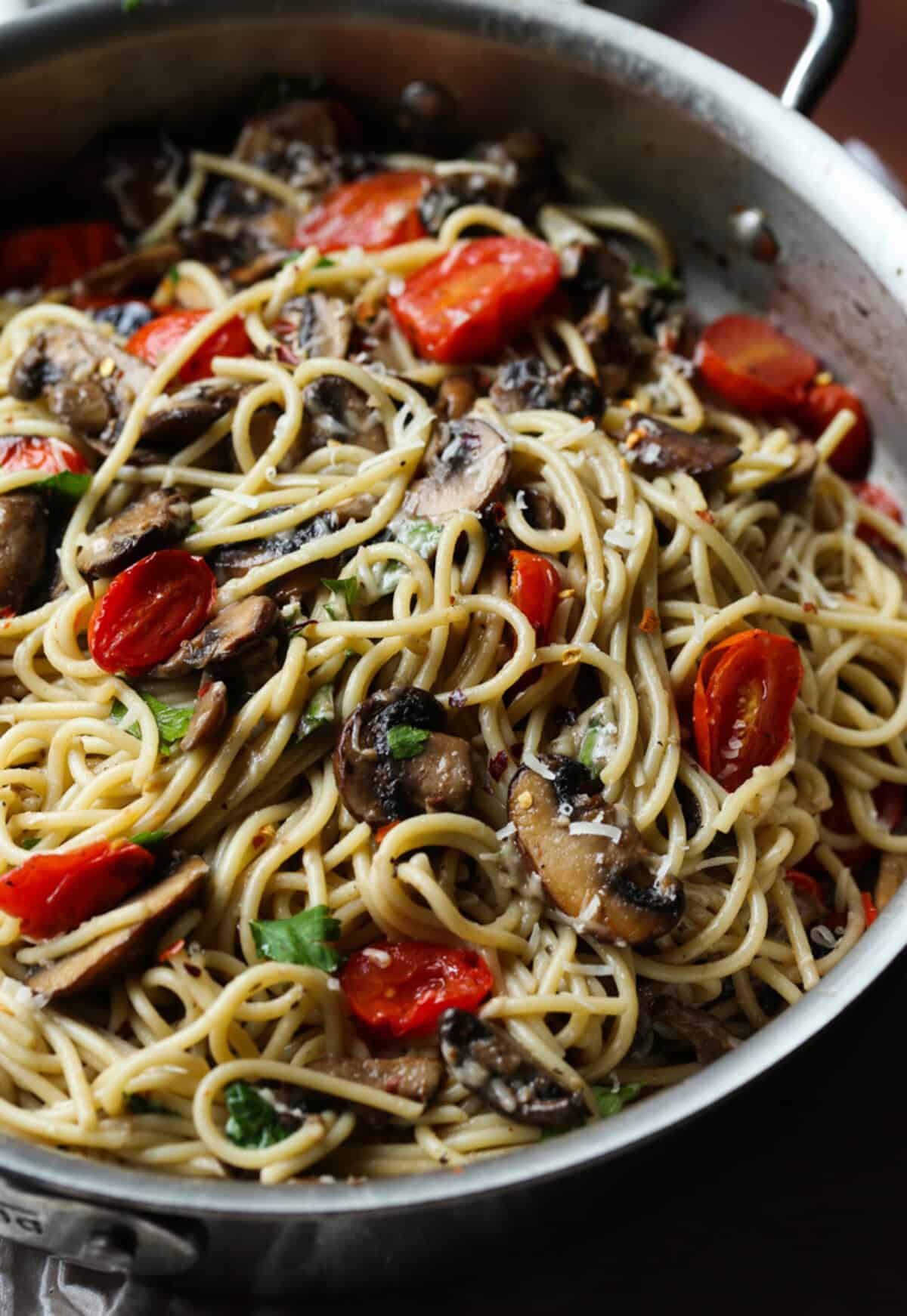 Mushroom and Garlic Butter Pasta | Easy Weeknight Pasta Dinner Recipe