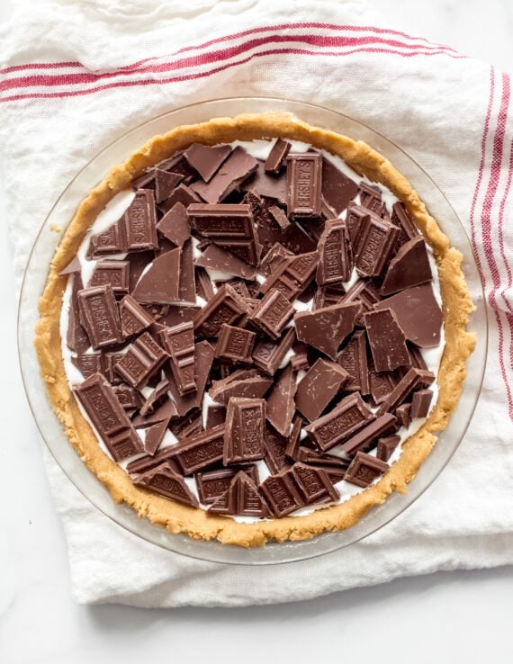 Making S'mores Pie with Hershey's Chocolate