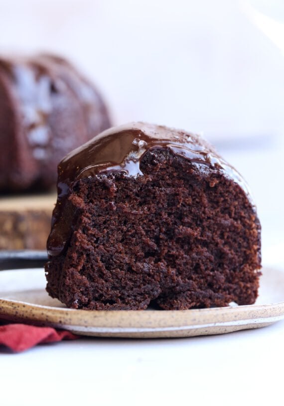  Tranche de gâteau au chocolat au vin rouge