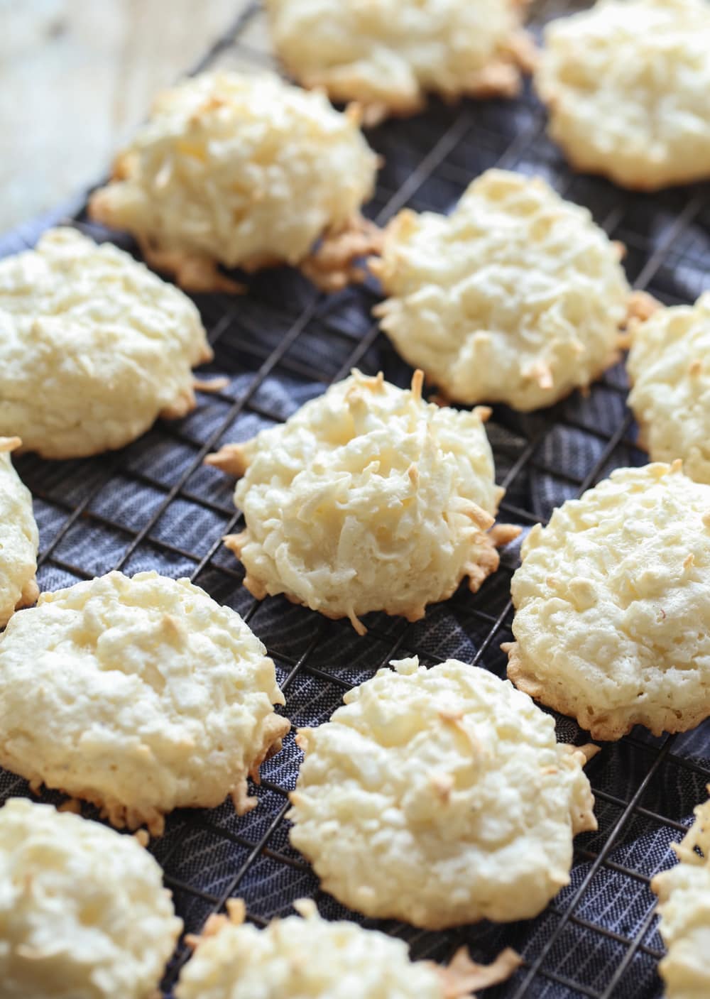 Easy Coconut Macaroons Recipe | Cookies and Cups