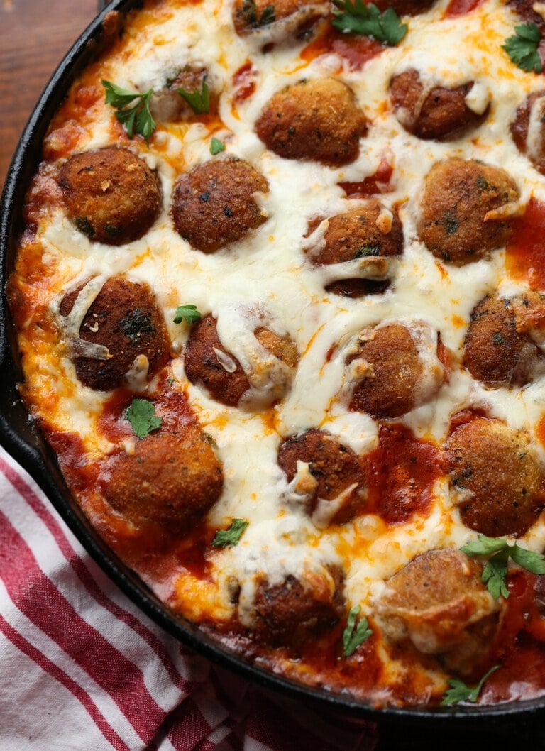 Chicken Parmesan Meatballs - 30 Minute Meal | Cookies and Cups