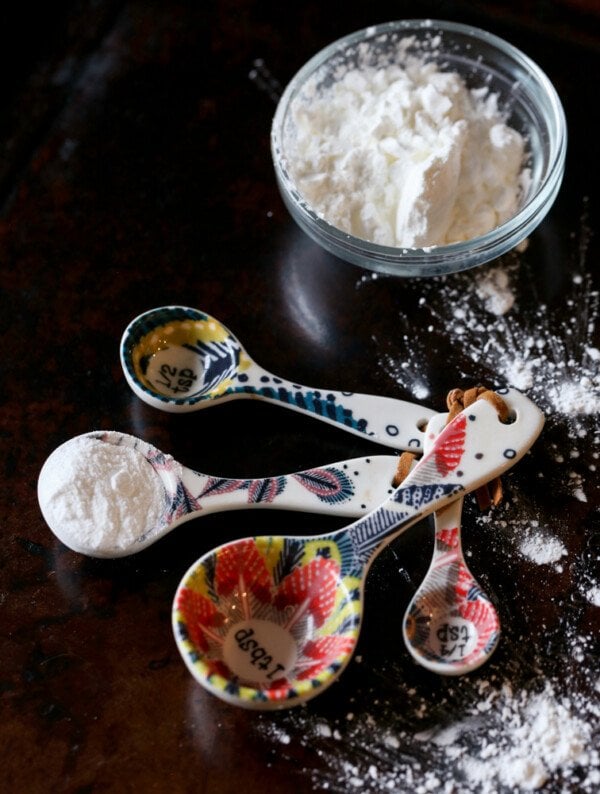 Easy Baking Powder Substitute Cookies And Cups   Bakingpowdermeasuringspoon 600x794 