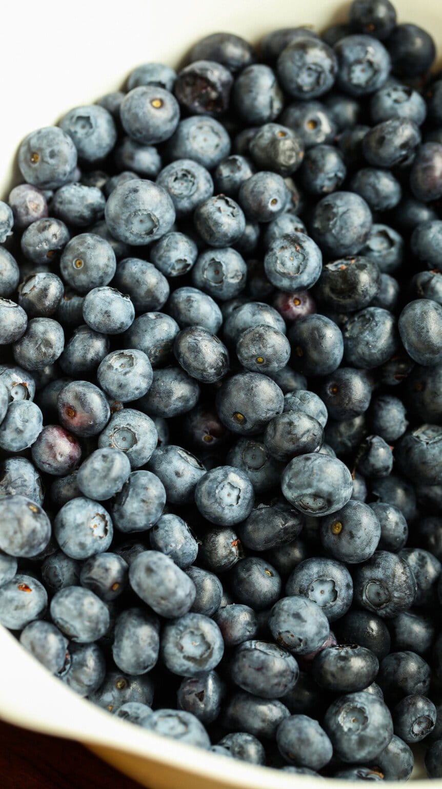 The Best Blueberry Crisp Recipe | Cookies & Cups
