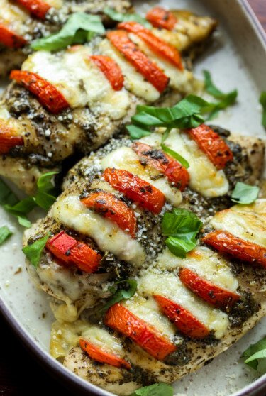 Stuffed Caprese Chicken - An Easy Chicken Recipe | Cookies and Cups