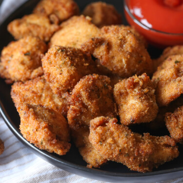 Homemade Spicy Chicken Nuggets | Cookies and Cups