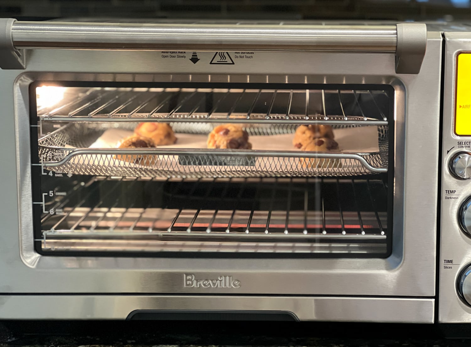 I am thinking of getting an air fryer and I saw this oven with air fryer  built in, has anyone tried it? I didn't find reviews on the web. I'm trying  to