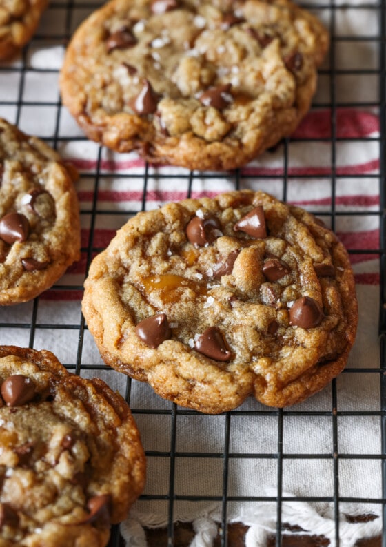 Butter Crunch Chocolate Chip Cookies | Cookies and Cups