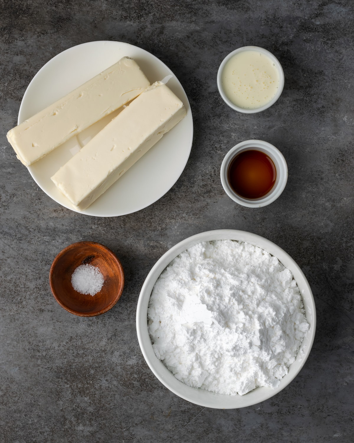 The ingredients for cannoli cake frosting.