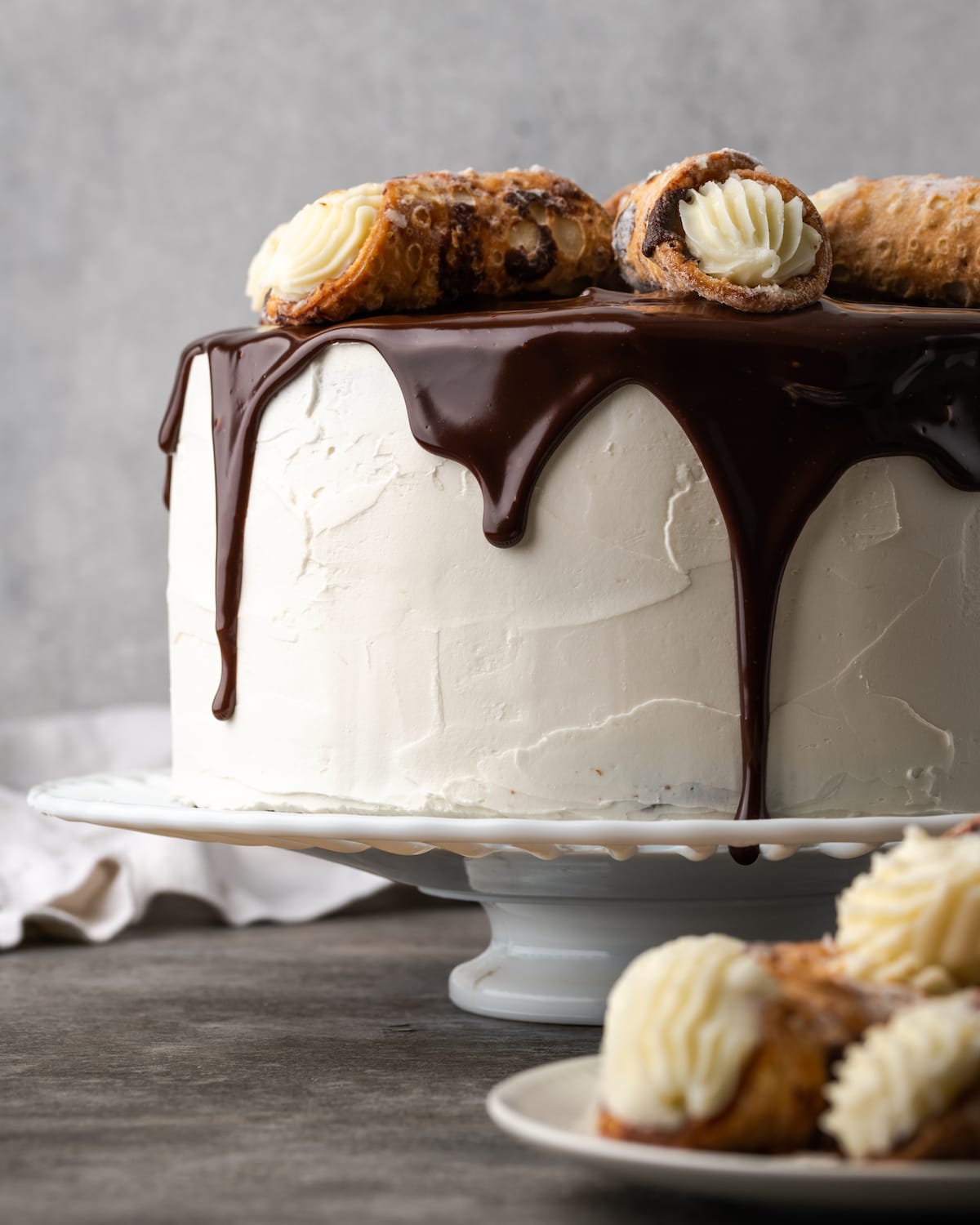 italian cannoli cake