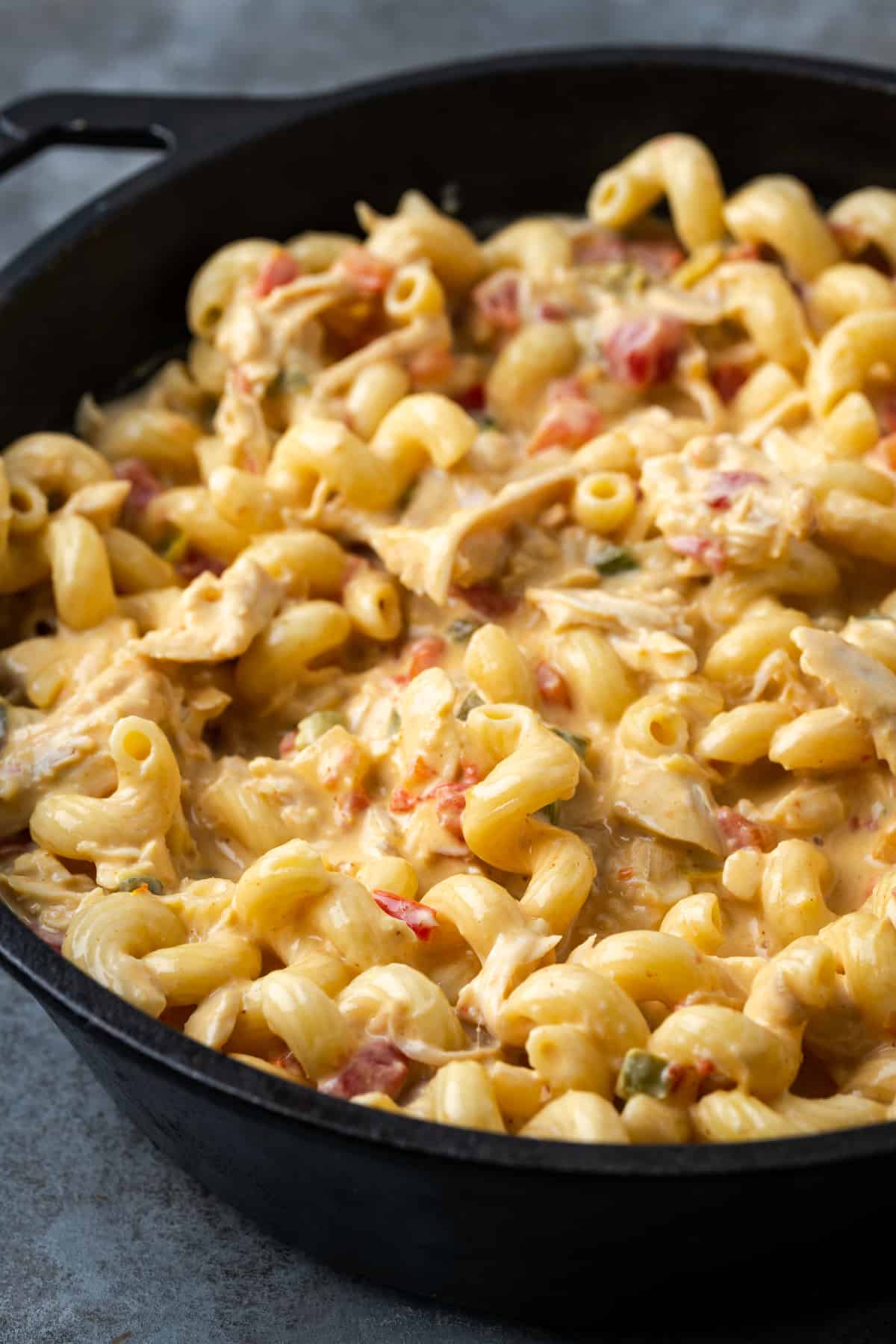 Baked king ranch mac and cheese in a skillet