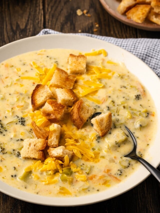 Instant Pot Broccoli Cheddar Soup Cookies and Cups