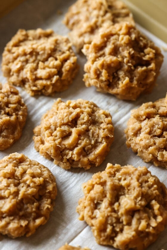 Peanut Butter No Bake Cookies - Cookies and Cups