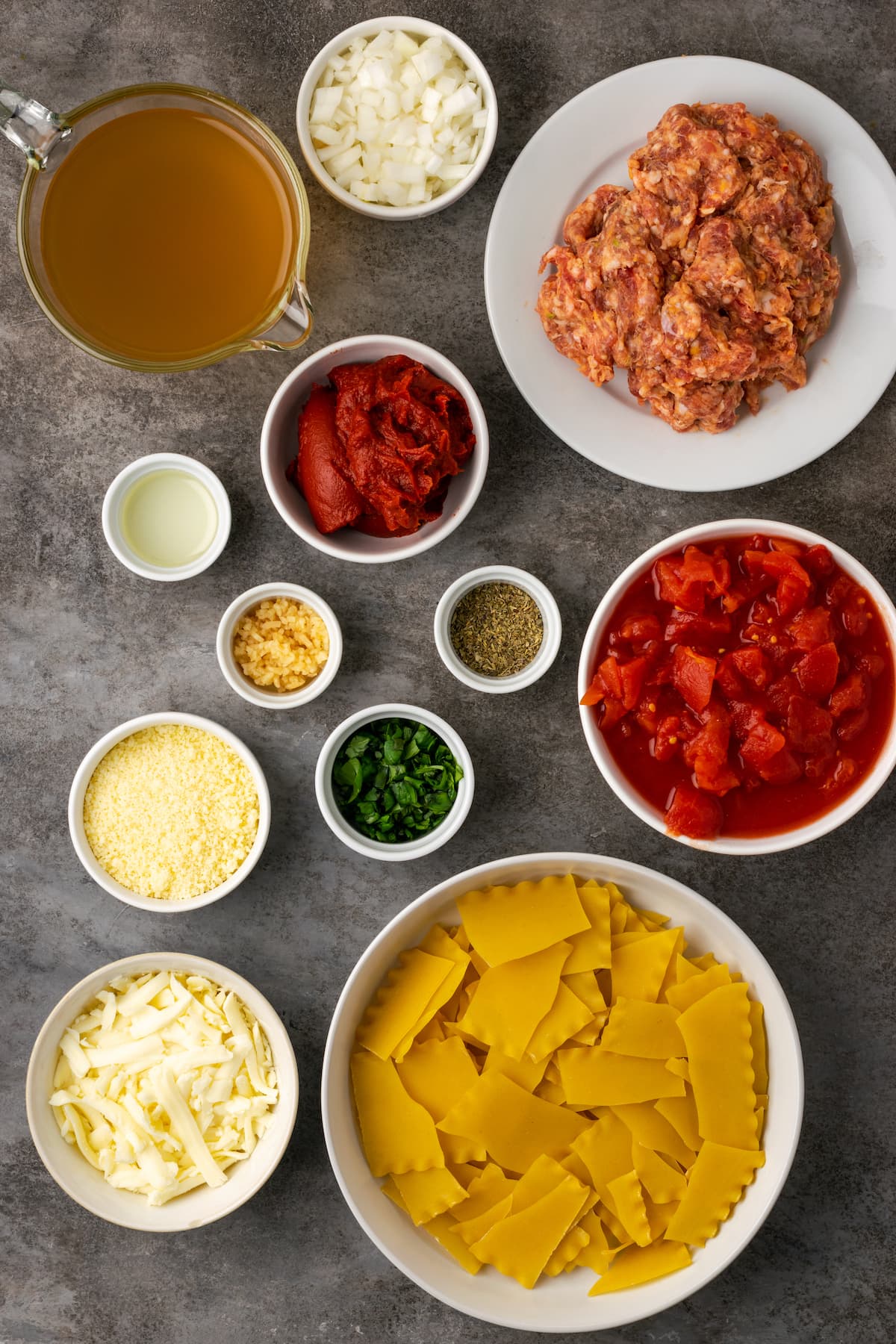 The ingredients for lasagna soup.