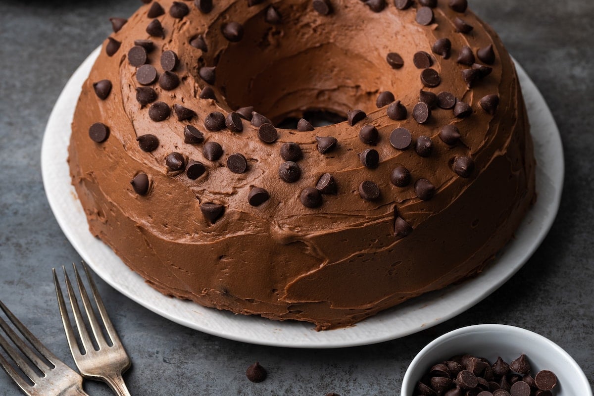 ridiculous-chocolate-cake-12