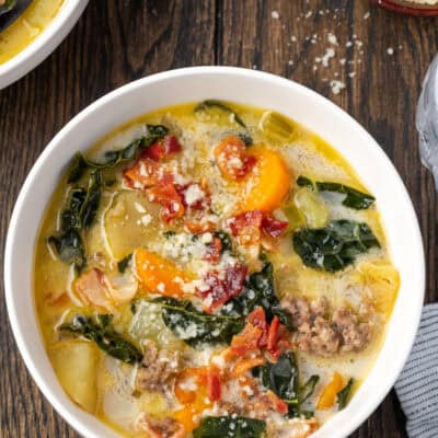 Overhead view of a bowl of Zuppa Toscana.